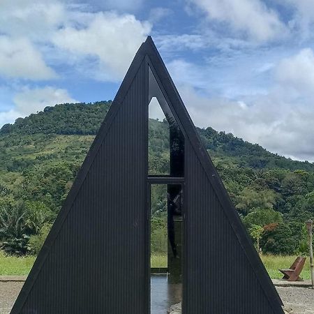 Hotel Wawowow Tomohon Esterno foto