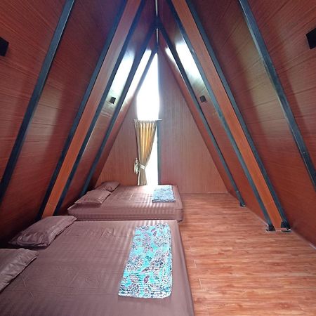 Hotel Wawowow Tomohon Esterno foto