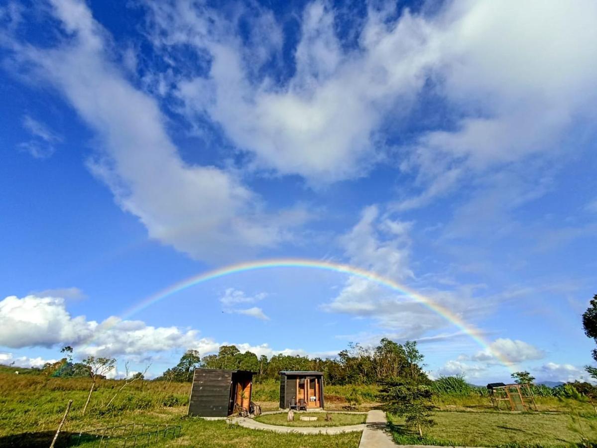 Hotel Wawowow Tomohon Esterno foto