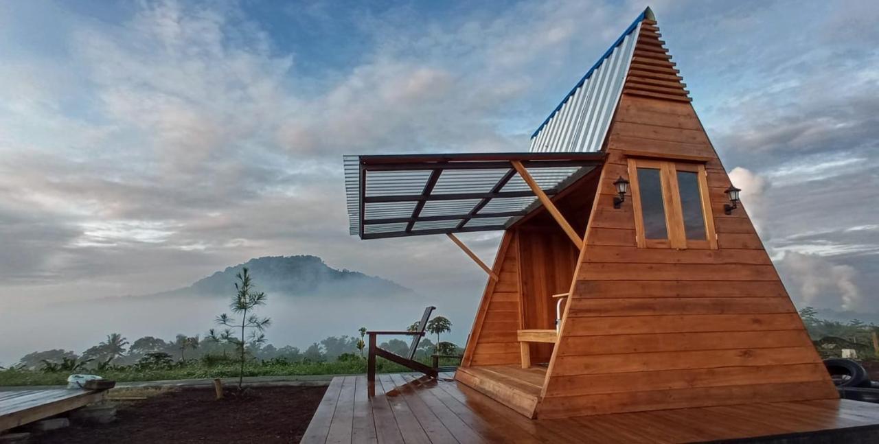 Hotel Wawowow Tomohon Esterno foto