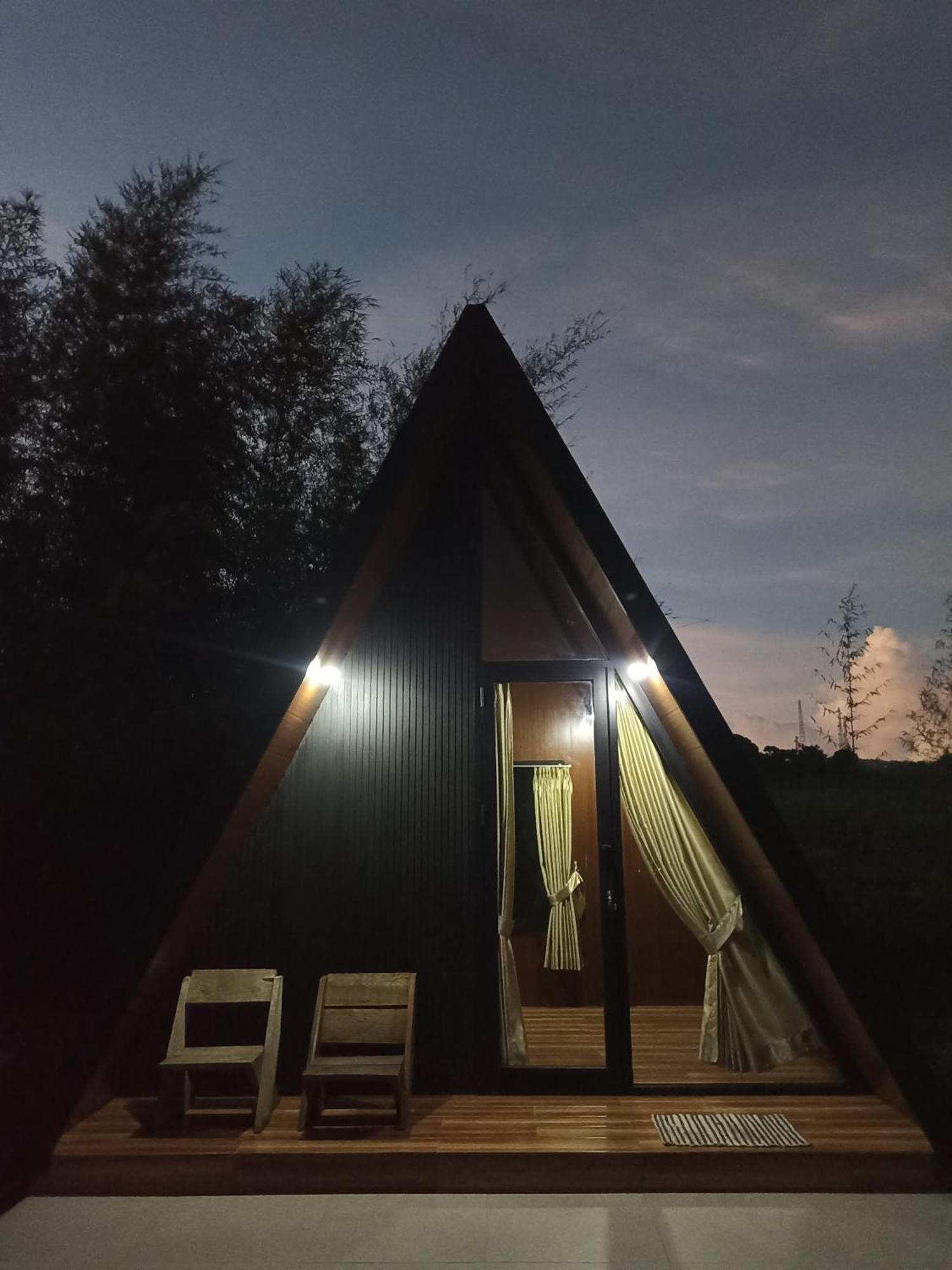 Hotel Wawowow Tomohon Esterno foto