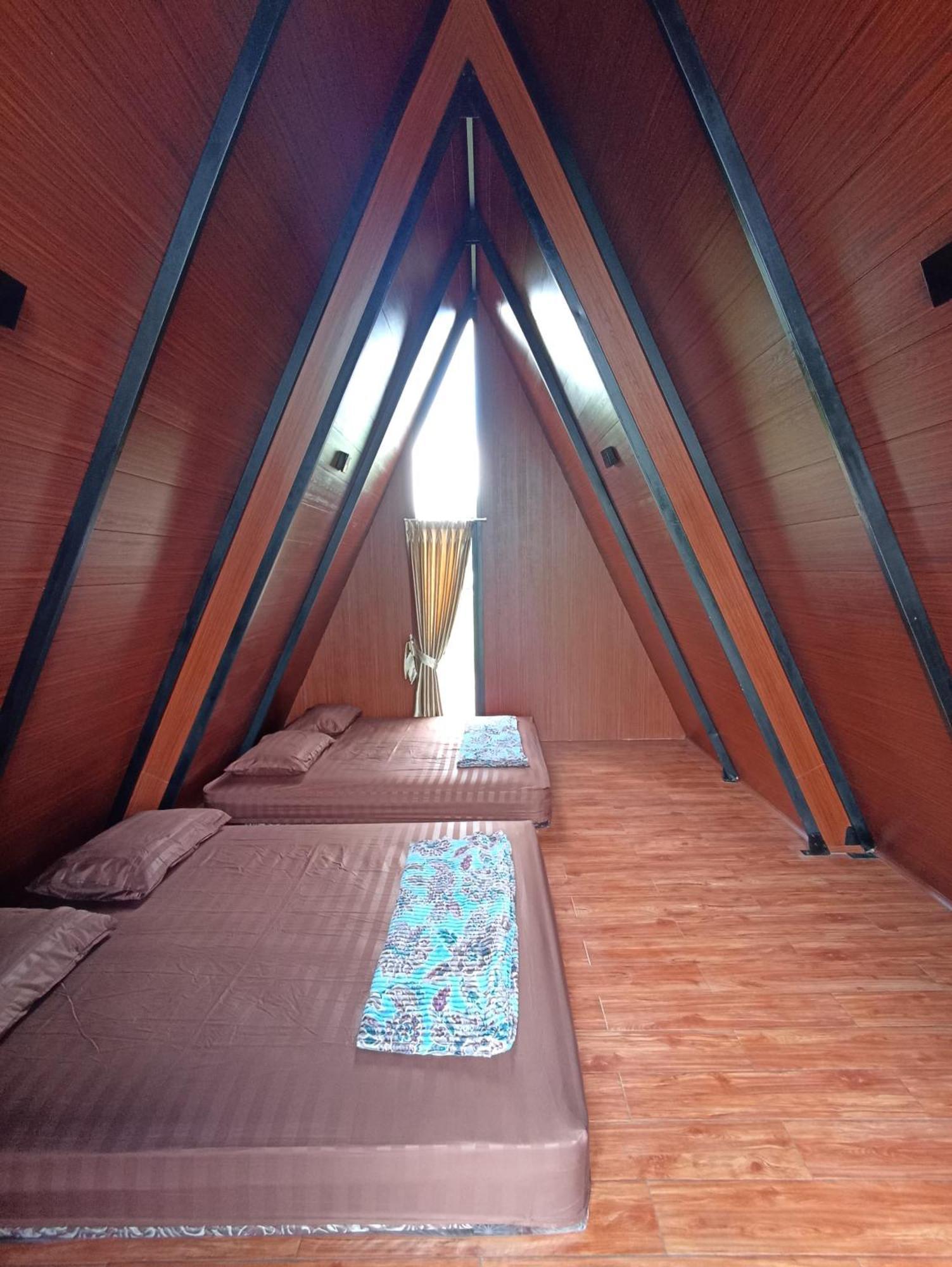 Hotel Wawowow Tomohon Esterno foto